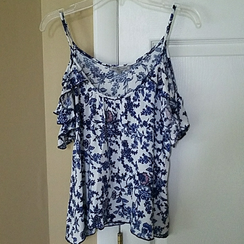 Very pretty, like new off shoulder top, XS